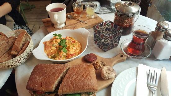 Heirloom Cafe-Market Istanbul